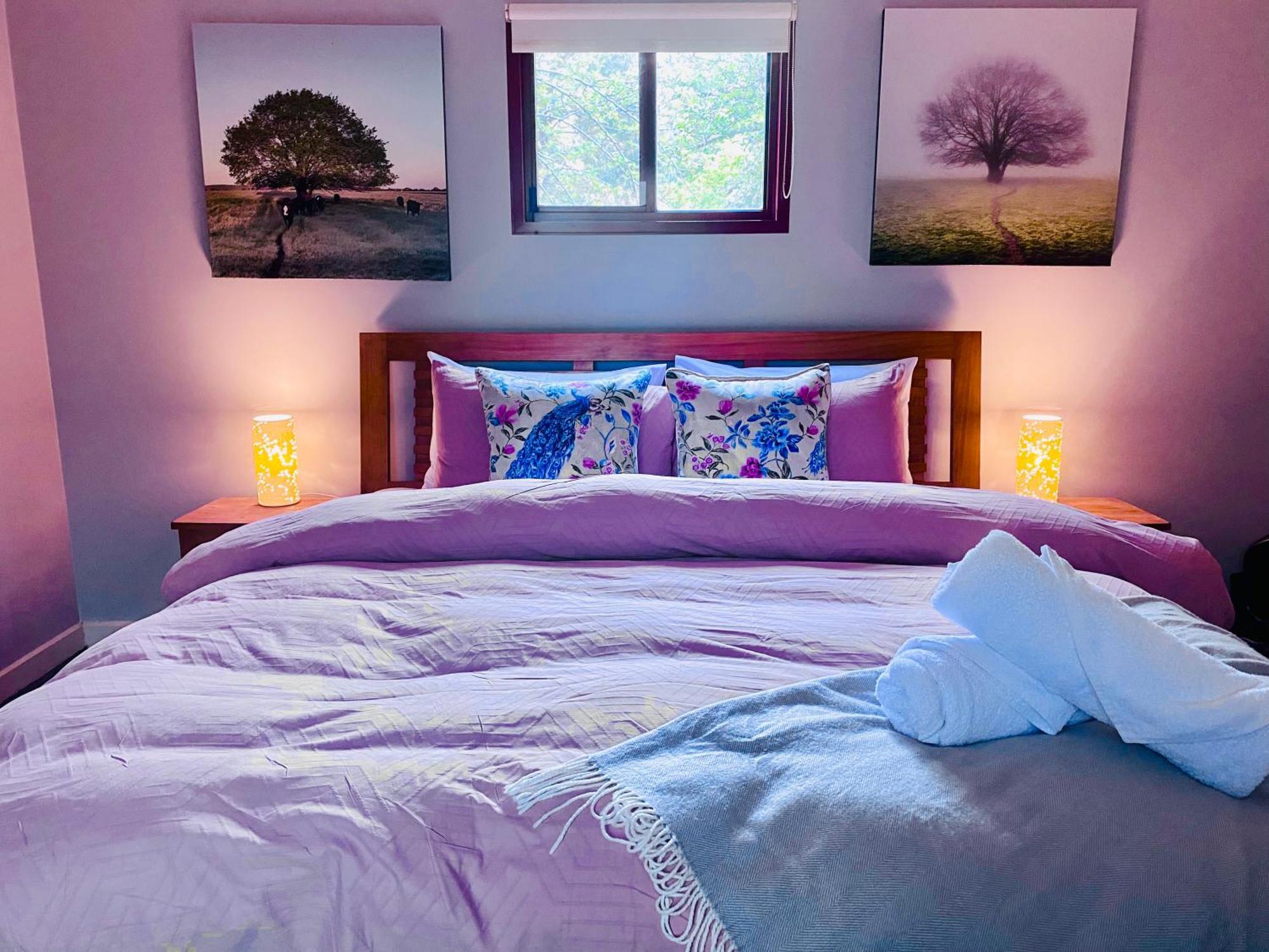 Sutton Spring Art Retreats Apartment Daylesford Room photo